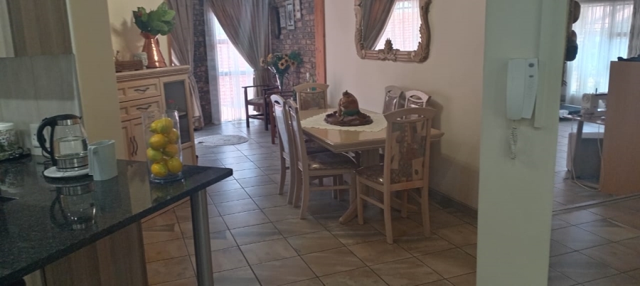 3 Bedroom Property for Sale in Safari Gardens North West